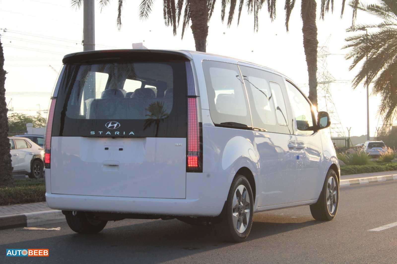 Minibus Hyundai 2025